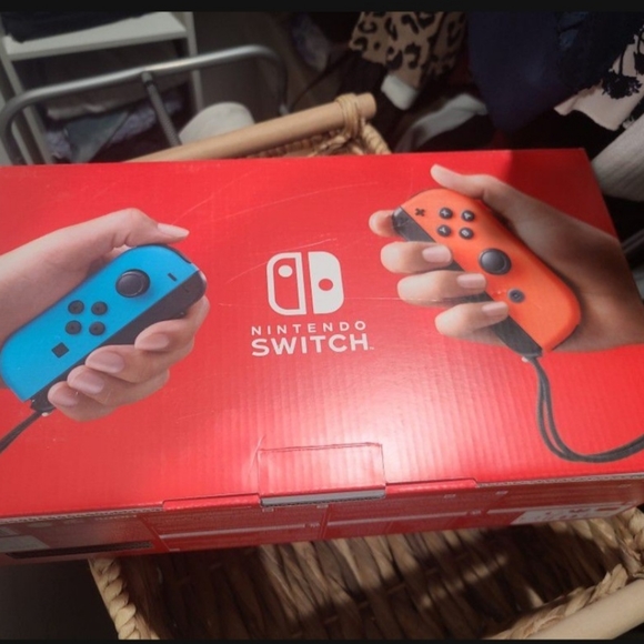 Nintendo switch - Picture 2 of 2